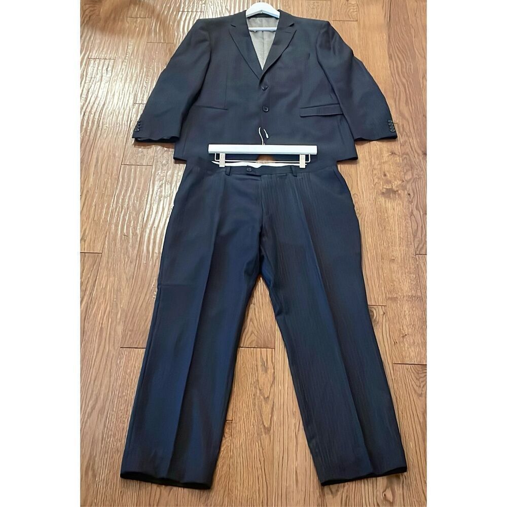 Mantoni virgin wool two button charcoal grey suit size 46R - Picture 3 of 16